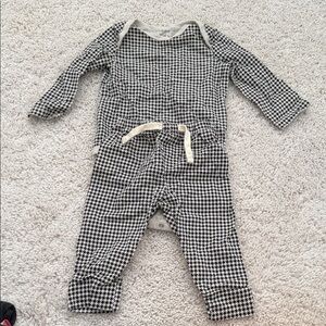 GAP Organic Cotton Baby Matching Set in Cream and Black Houndstooth